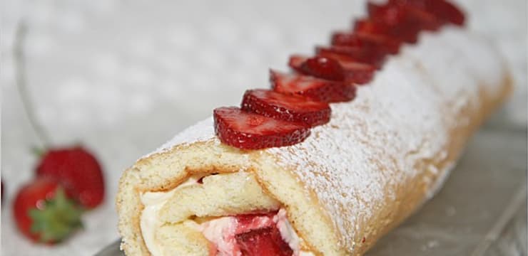 Gateau Roule Aux Fraises Et Mascarpone Recette Par Culinaireamoula