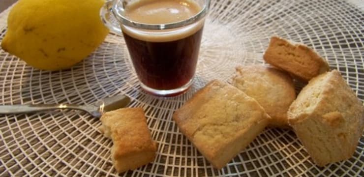 Canistrelli Au Citron Et Canistrelli Aux Amandes Grillees Recette Par Cuisine En Folie