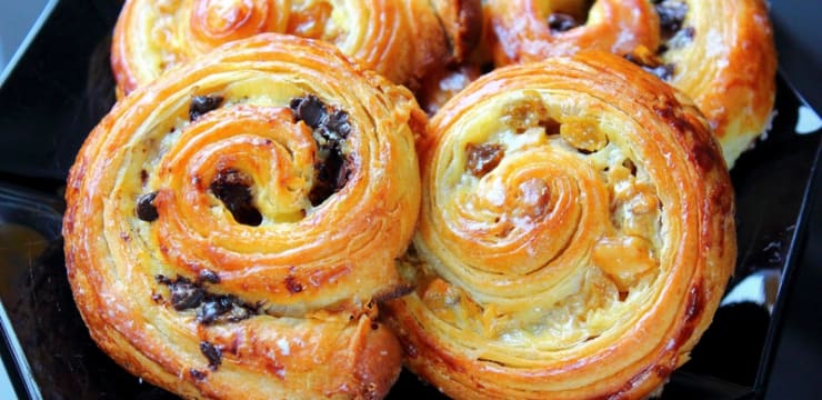Escargots A La Creme Et Pepites De Chocolat Recette Par Les