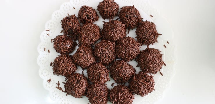 De Confiseries Et De Beijinho Brigadeiro. Bonbons De Noix De