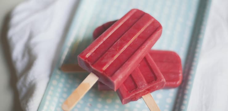 Glace pour bébé : cette recette d'esquimaux à consommer dès 6 mois apaise  les poussées dentaires - Voici