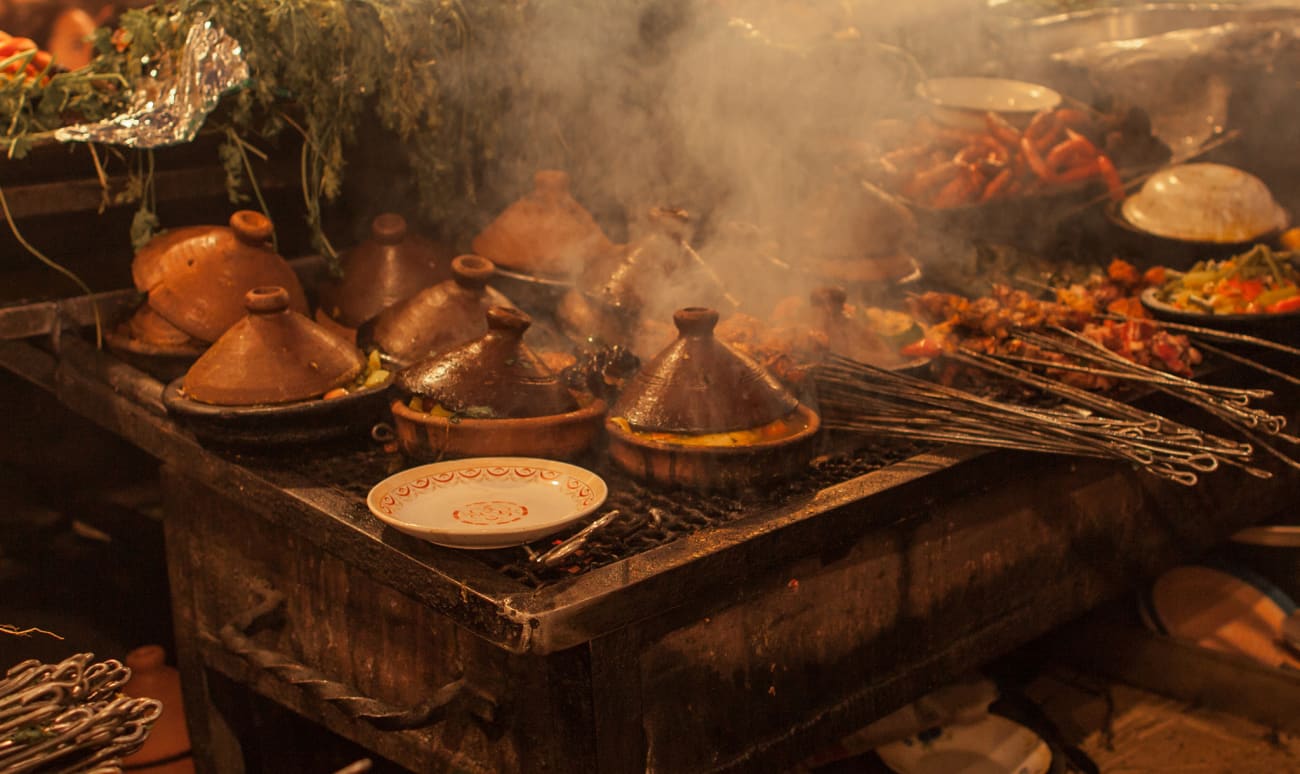 Tajines sur le marché a Marakech