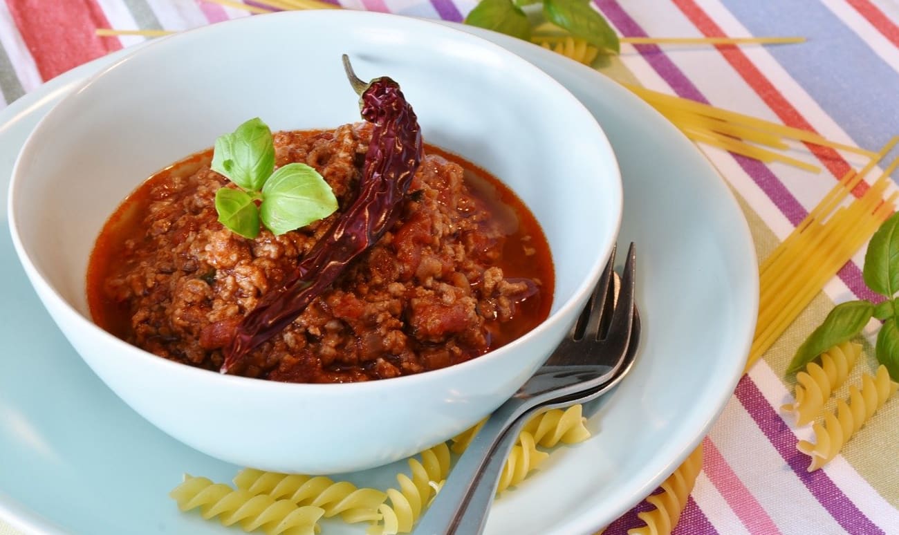 Bol de sauce bolognaise