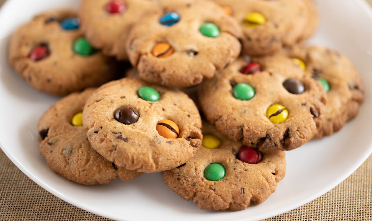 Assiette de cookies aux M&M's