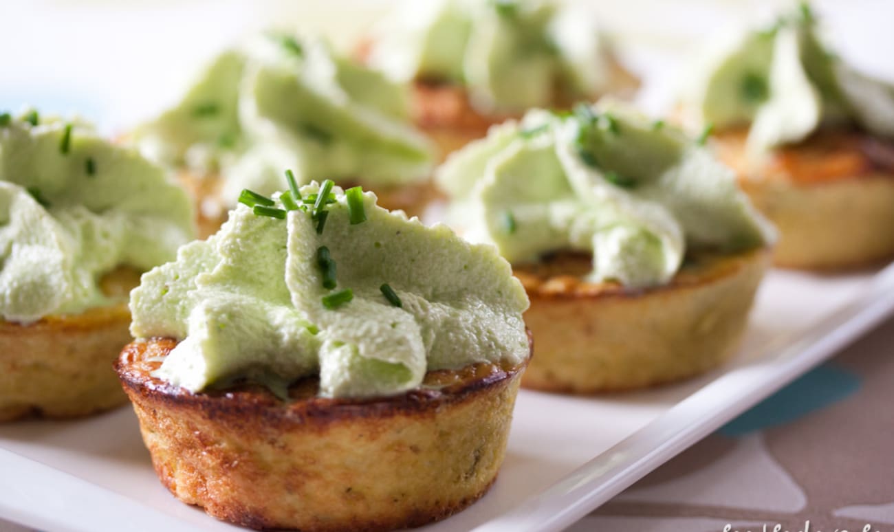 Mini frittata aux pommes de terre et cantal, chantilly salée aux herbes