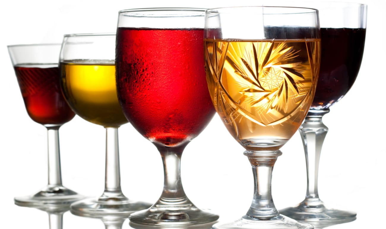 Différents verres et boissons