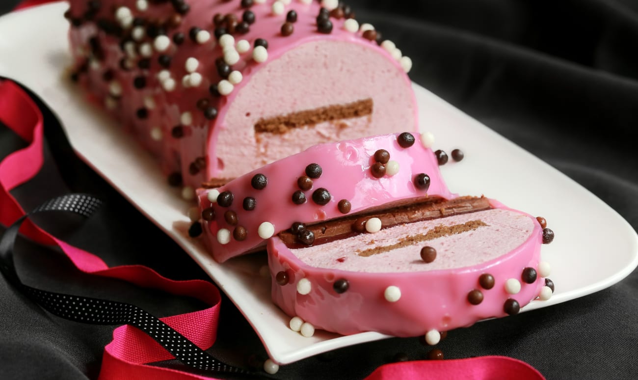 Bûche framboise avec insert chocolat