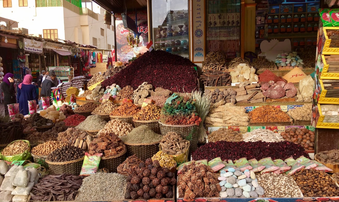 Souk dans la ville d'Assouan