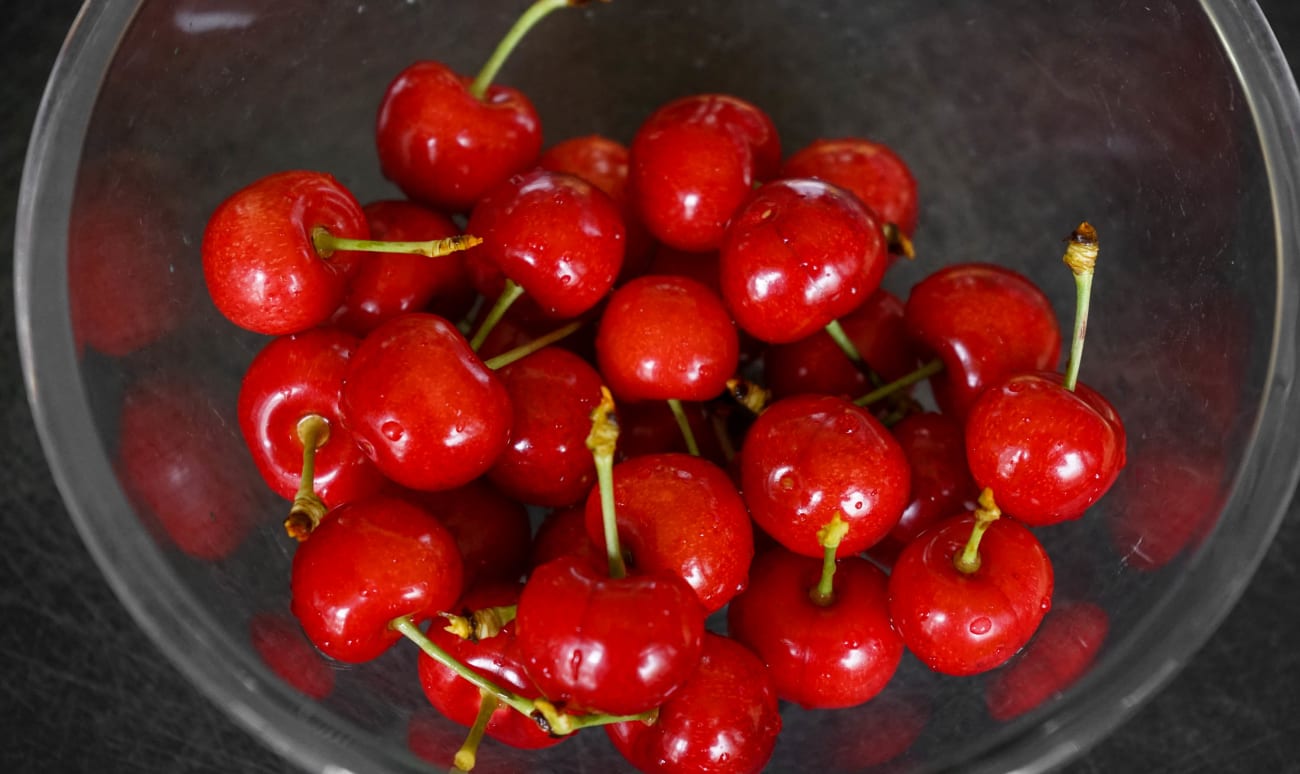 Cerises dans un bol