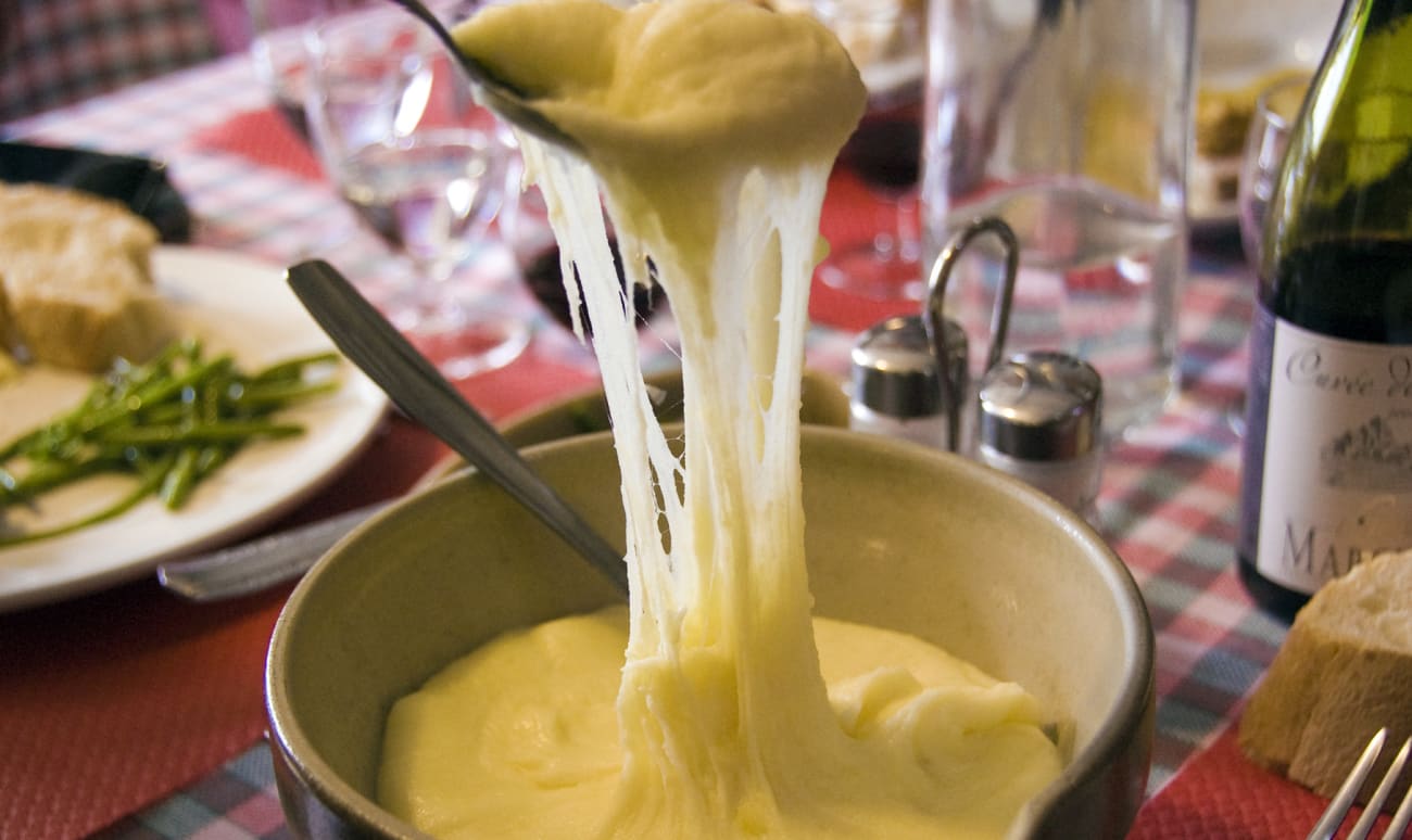 Aligot filant servi dans un restaurant.