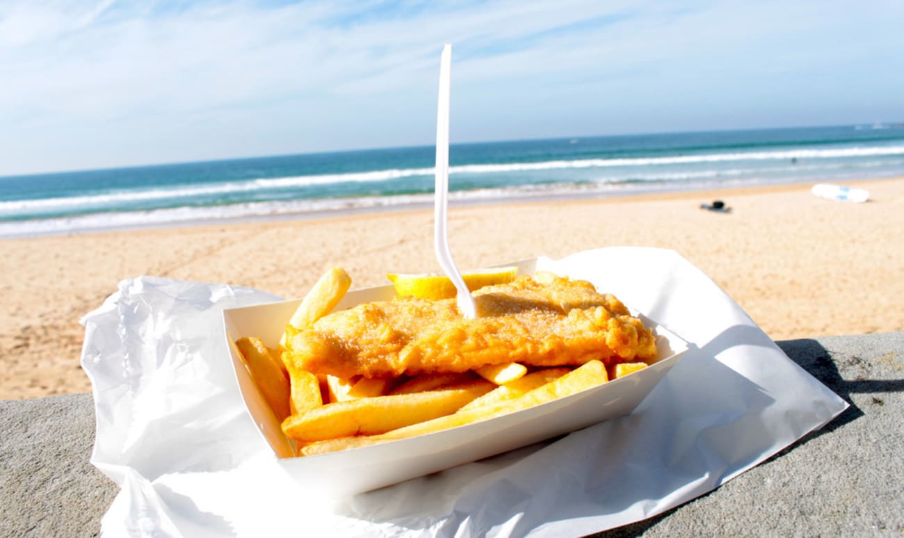 Fish and chips sur la plage