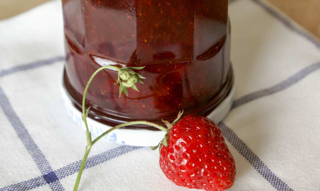 Confiture de fraises et fruits de la passion