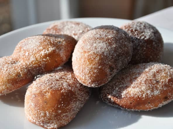 Assiette de beignets sucrés "Queues de Castor"