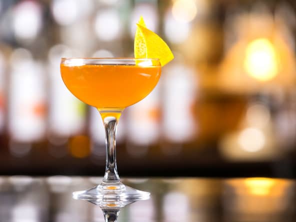 Cocktail Sidecar en coupe au bar