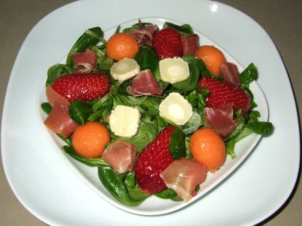 Salade de mâches fruitée