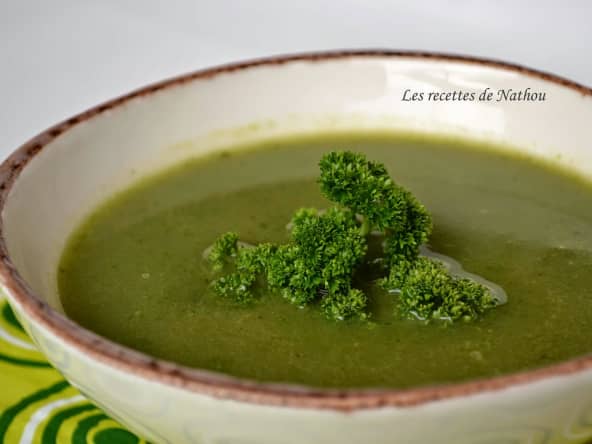Potage aux coeurs de laitue et persil