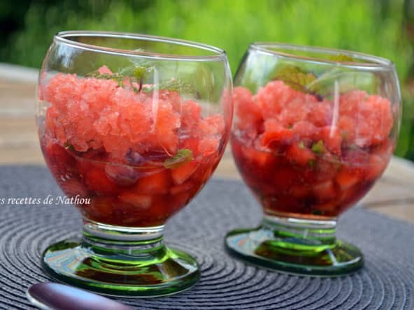 Tartare de fraises à la menthe et son granité à la fraise