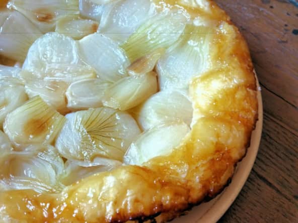 Tatin aux oignons nouveaux, saveur et fraîcheur au menu !