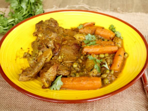 Tajine de tendrons de veau aux carottes, pommes de terre et petits pois