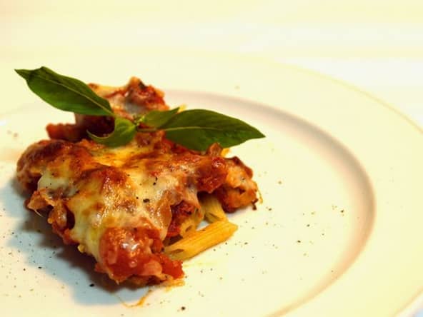 Gratin de pâtes jambon, mozzarella, tomates saveur pizza