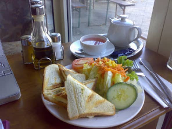 Sandwich tramezzino au saumon fumé et roquette