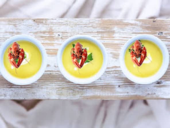 Soupe froide au concombre, aux écrevisses