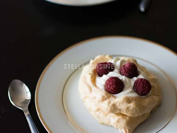 Pavlova aux framboises et a  l'orange sanguine