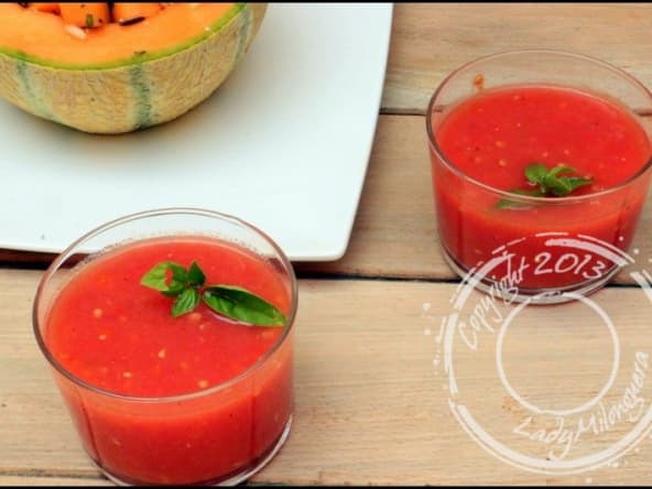 Soupe froide de tomates et pastèque