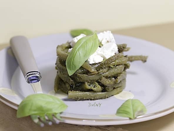 Nids de haricots verts au pesto et feta