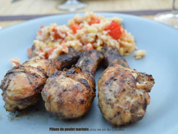 Pilons de poulet marinés avec un air des Caraïbes