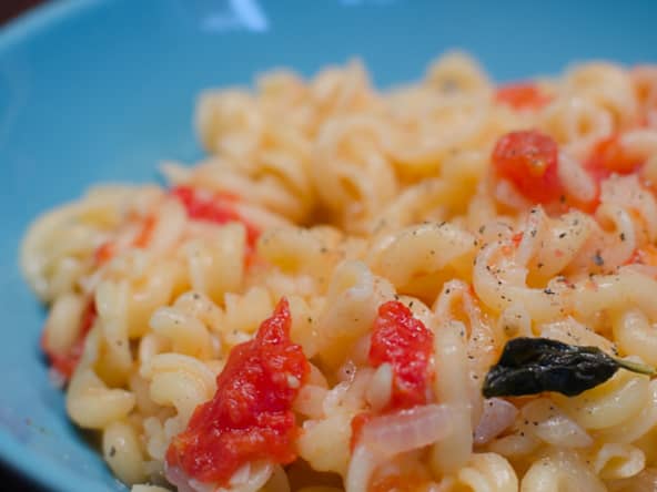 One pot pasta aux tomates cerises et aux 2 basilics