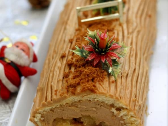 Bûche à la crème de mascarpone, spéculoos et pommes caramélisées