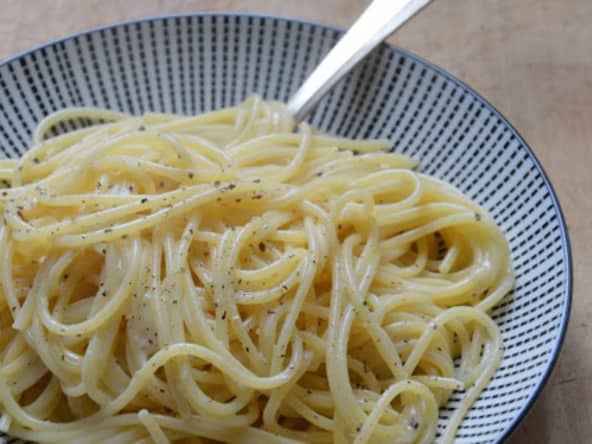 Pasta cacio e pepe