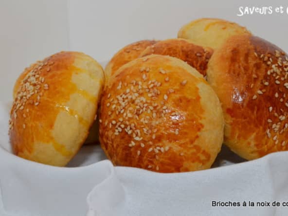 Brioches à la noix de coco et au citron.
