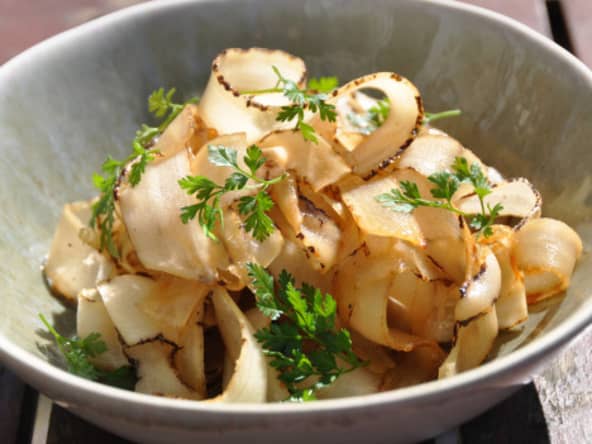 Trois recettes de salsifis : poêlée de salsifis, vinaigrette au miel et girofle, salsifis rôtis au jus de viande et croquettes de salsifis