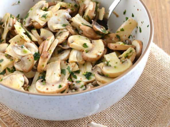 Champignons marinés au persil et au piment d'Espelette