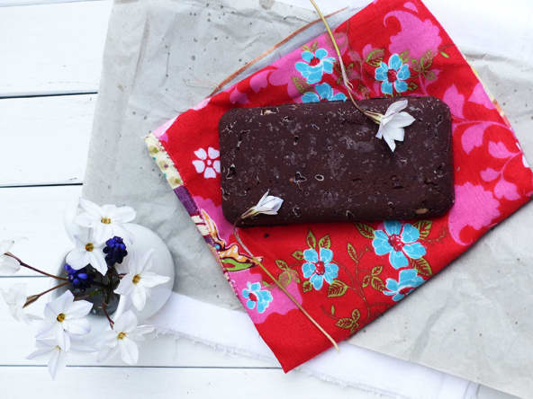 Chocolat cru maison aux noisettes