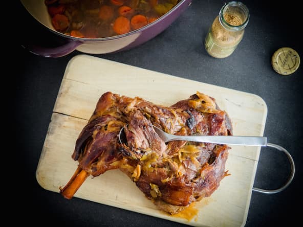 Gigot d’agneau de sept heures au Riesling