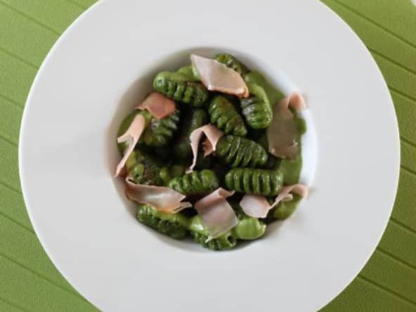 Gnocchi verdi, crème d’épinards au parmesan
