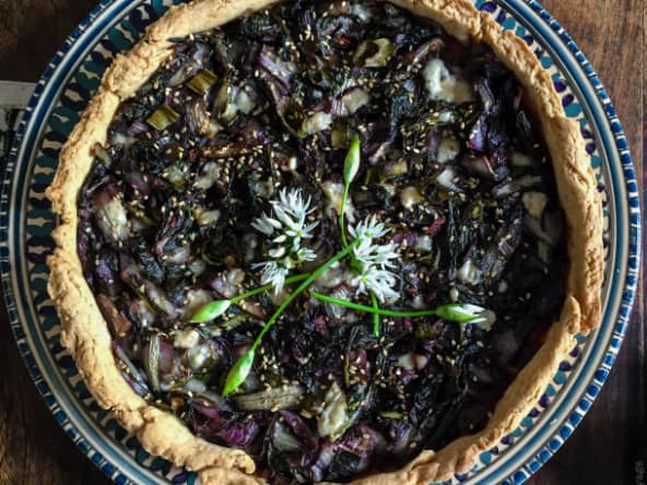 Tarte aux radicchios et aux fanes de navets