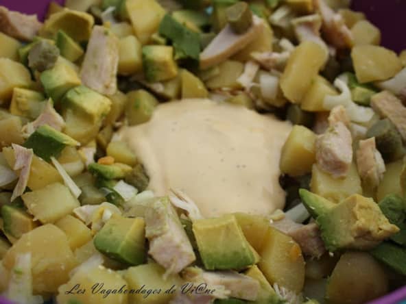 Salade de poulet, pommes de terre et avocat
