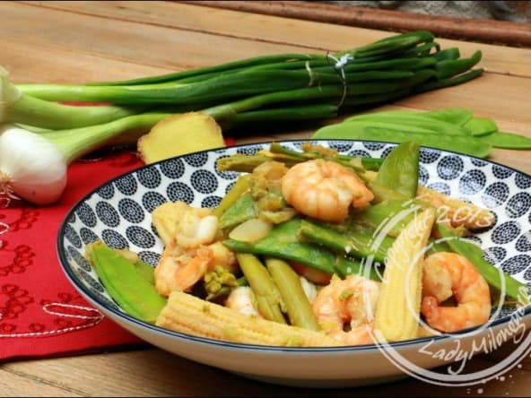 Wok printanier aux crevettes