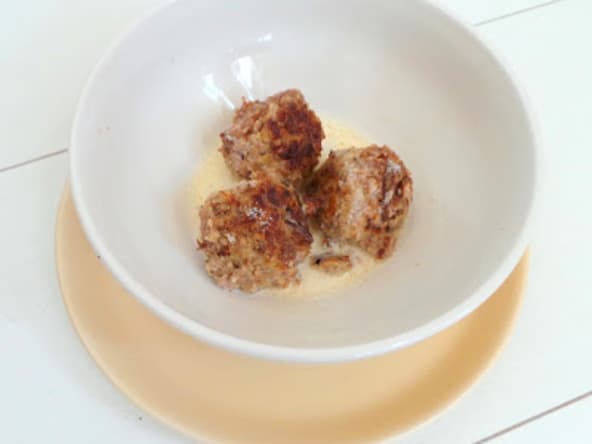 Boulettes avec des restes de jambon entier