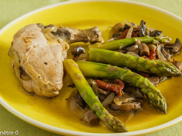 Suprèmes de pintade aux asperges et champignons
