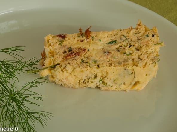 Terrine au merlu, tomates confites et fines herbes