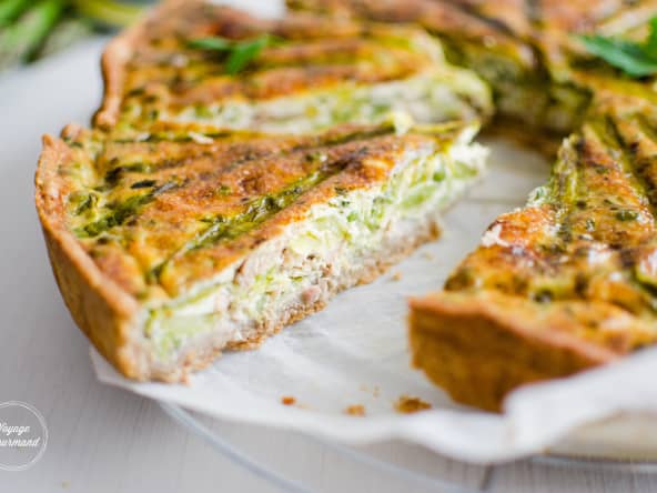 Quiche légère aux asperges, fèves et petits pois