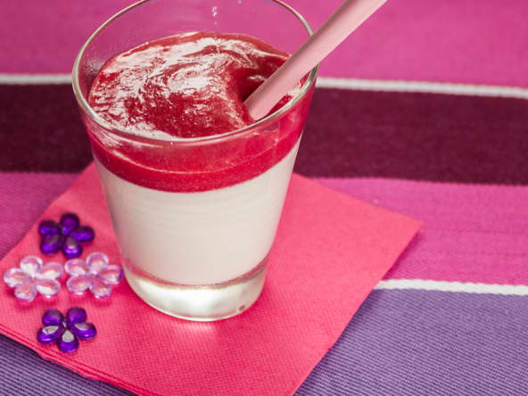Panna cotta au coulis de groseilles