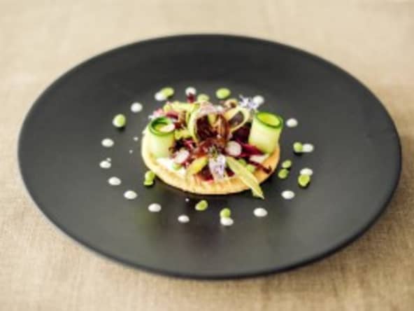 Tarte fine printanière, caviar de Wagyu
