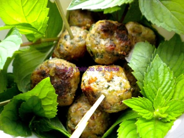 Petites boulettes de viande pour l’apéro et sauce tarator