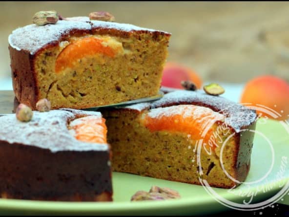 Moelleux à l’abricot et à la pistache sans gluten et sans lactose